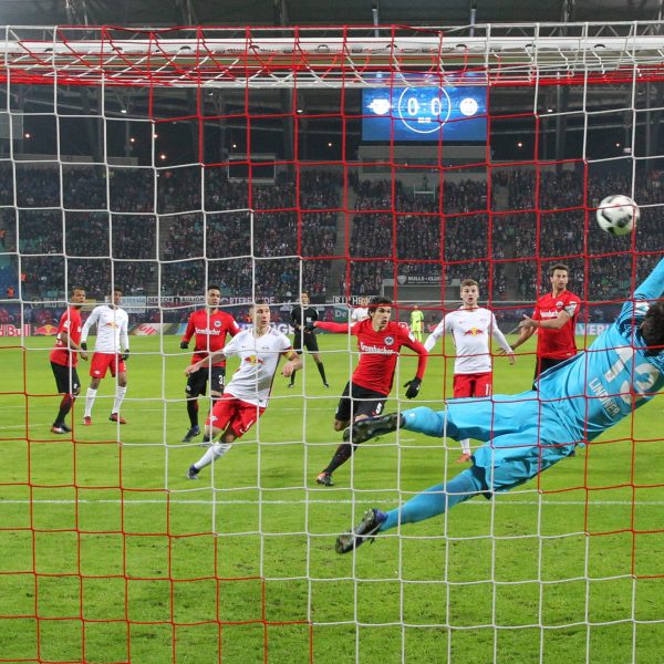 Heinz Lindner konnte die Niederlage zwar nicht verhindern, doch er war auf dem Punkt da,als er gebraucht wurde. Bild: imago/Picture Point LE