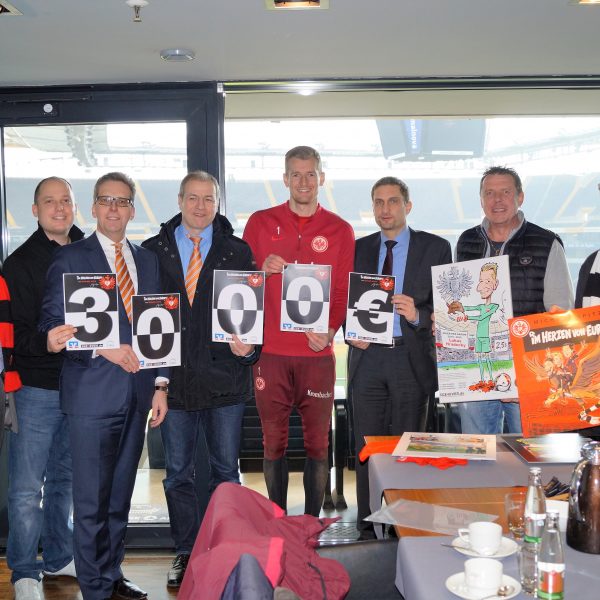 Uwe Menger, André Eichhorn, Matthias Martiné, Stefan Gerhardt, Lukas Hradecky, Oliver Frankenbach, Mario Ballheimer und Michael Apitz (v.l.)
