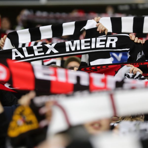 Während es im Stadion ruhig geblieben ist, kam es vor dem Derby zu Randalen, die nun für die Vereine rechtliche Konsequenzen haben könnten.