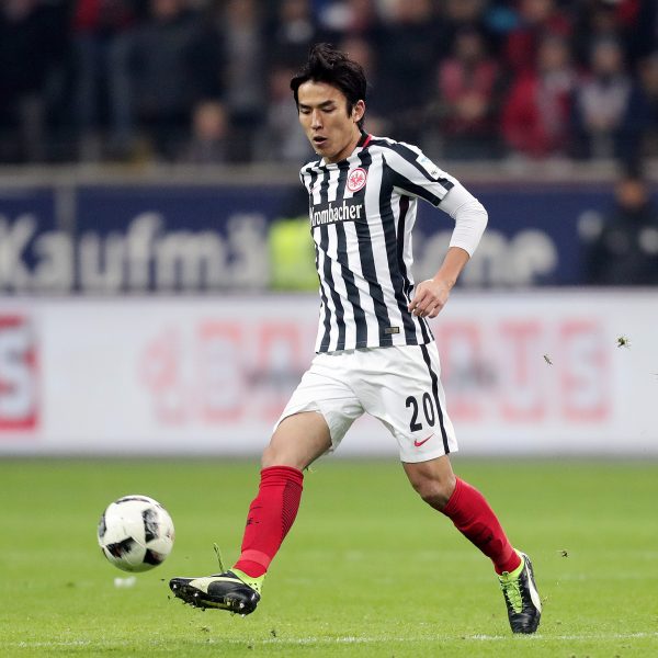 Makoto Hasebe ist einer der Führungsspieler der Eintracht.