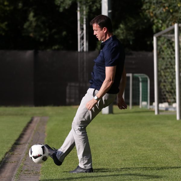 Fredi Bobic glaubt trotz der vielen Verletzten an die Mannschaft.