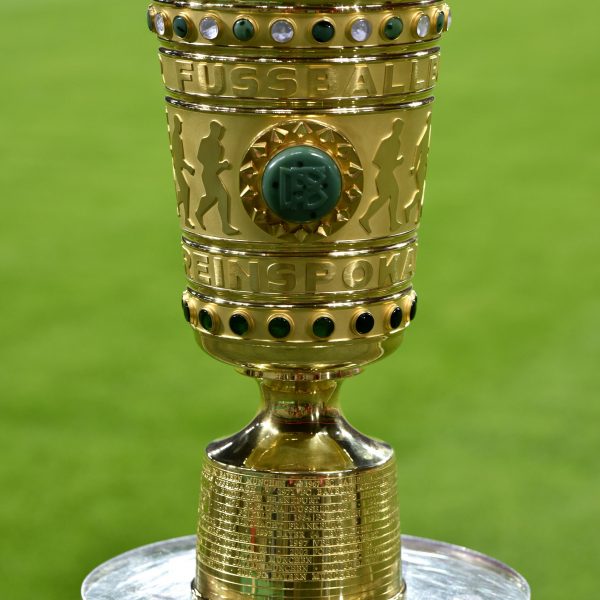 Diesem Pokal ist die Eintracht heute einen Schritt näher gekommen. (Foto: Imago/Michael Weberr)