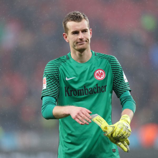 Lukas Hradecky schaut genau hin, wie sich die Eintracht entwickelt.