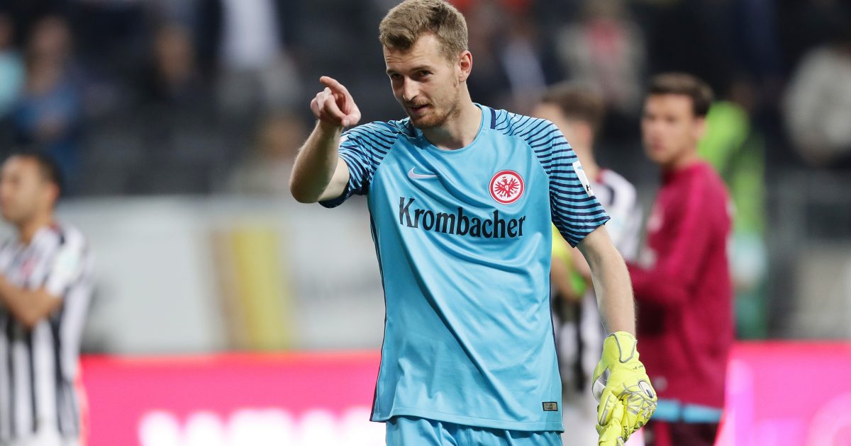 In den Wald gehen und Bier trinken - Lukas Hradecky weiß, wie es wieder bei den Hessen laufen könnte.