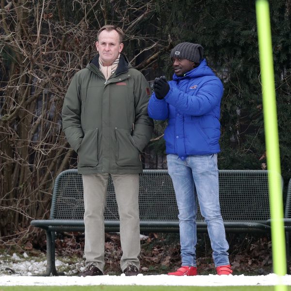 Armin Kraaz (li.) ist stolz, dass die Eintracht mit drei Leistungsteams in den Staaten reist.