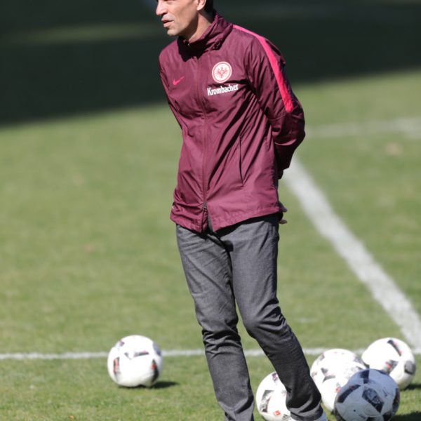 Bruno Hübner hat wieder einige kritische Themen zu bearbeiten und blickt nachdenklich in die Zukunft.