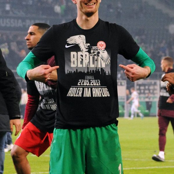  Lukas Hradecky ist im Anflug auf Berlin. (Bild: imago/Uwe Kraft)