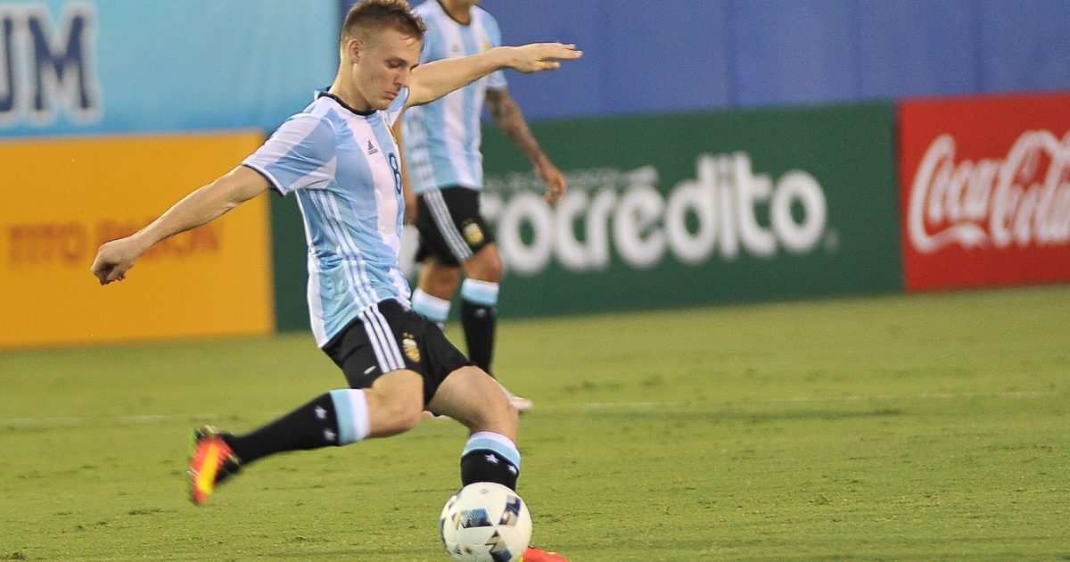 Santiago Ascacibar ist im defensiven Mittelfeld beheimatet und mit seinen 20 Jahren bereits absoluter Stammspieler. (Foto: Imago/Agencia EFE)