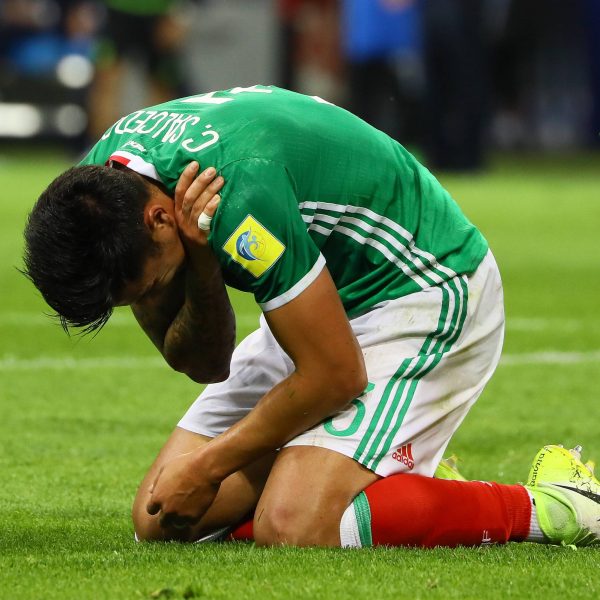  Bitter: Neuzugang Carlos Salcedo fällt drei Monate aus. (Bild: imago/Schüler)