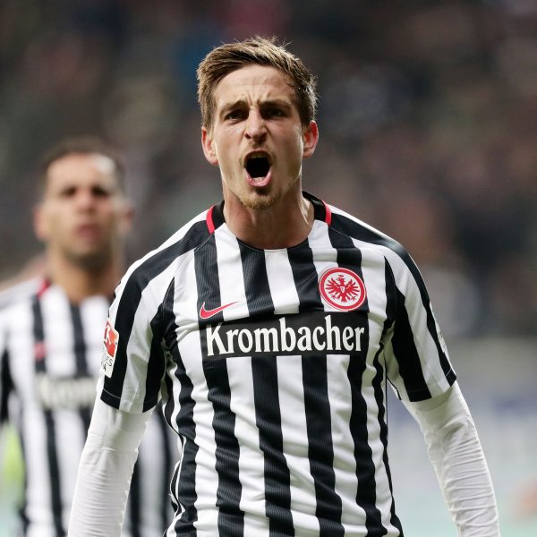  Wird Bastian Oczipka die Eintracht nach fünf Jahren Richtung Gelsenkirchen verlassen?