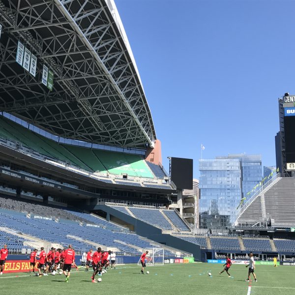  Im CenturyLink Field fand die erste Trainingseinheit statt.