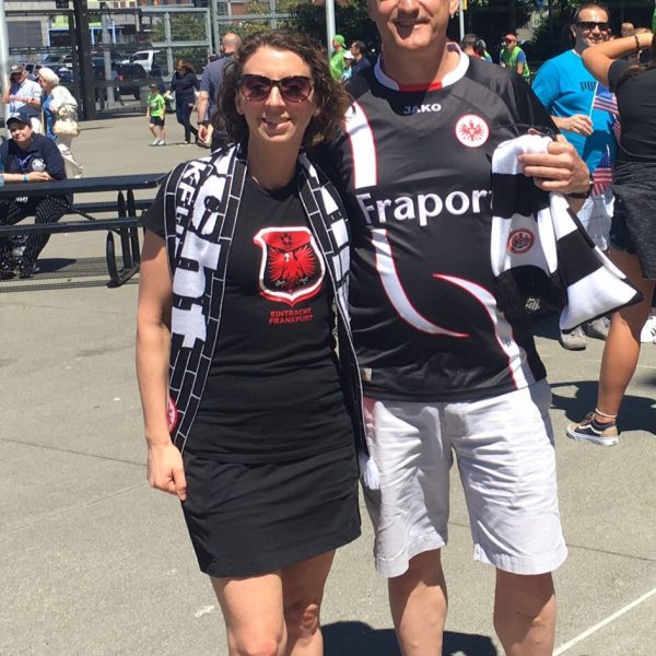 Richard und seine Frau Kim halten der Eintracht in den USA die Treue.