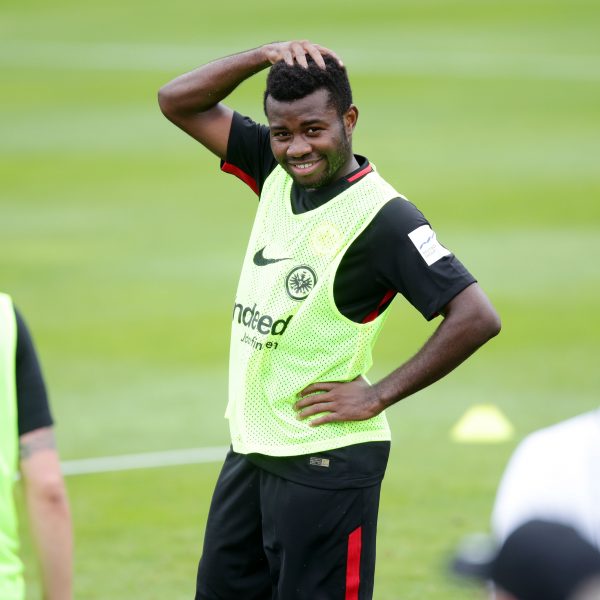  Nelson Mandela Mbouhom erlebt einen kleinen Rückschlag bei den Profis.