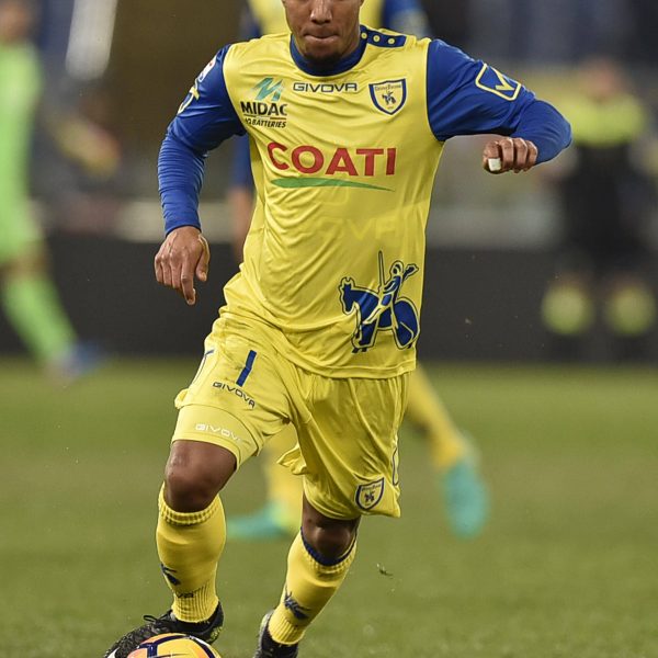  Jonathan de Guzman - zuletzt von Neapel an Chievo Verona ausgeliehen - könnte der neue zentrale Mann sein. (Foto: imago/HochZwei)