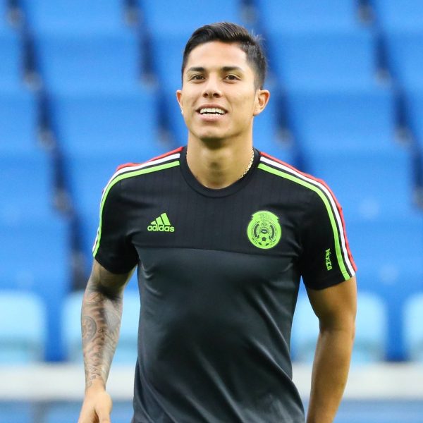  Das Lächeln ist auf die Lippen von Neuzugang Carlos Salcedo zurückgekehrt. (Foto: Imago/Schüler)