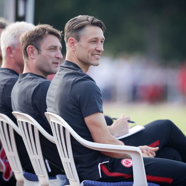  Sahen einen müden Auftritt ihrer Mannschaft: Niko Kovac und sein Trainerteam.