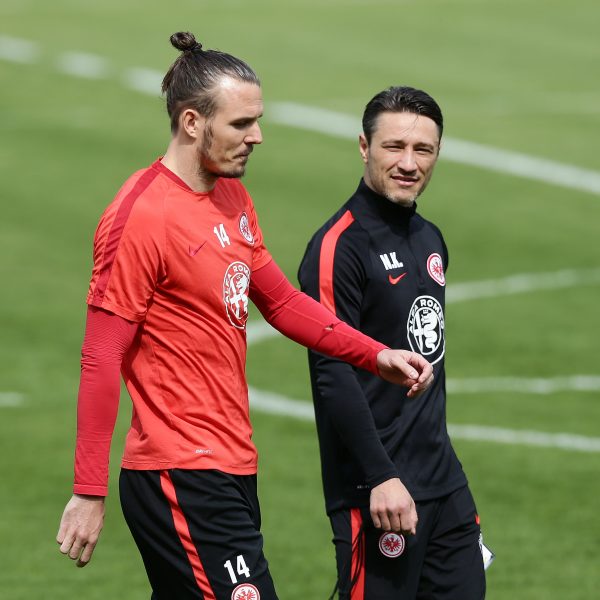  Damit gibt es keinen Raum mehr für Spekulationen. Der Eintracht-Fußballgott bleibt Spielführer.