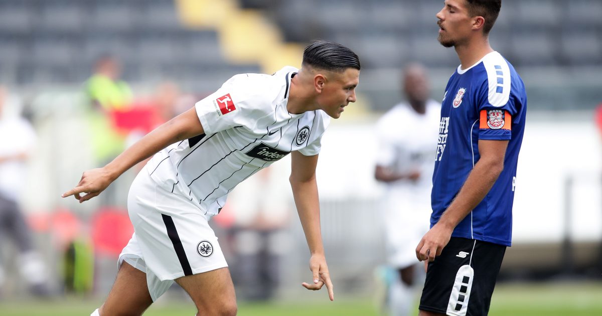  Renat Dadashov erzielte das 3:0 für die SGE.