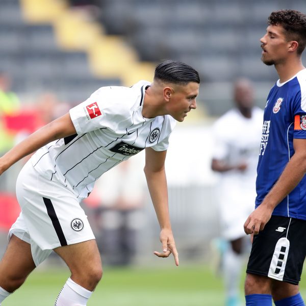  Renat Dadashov erzielte das 3:0 für die SGE.