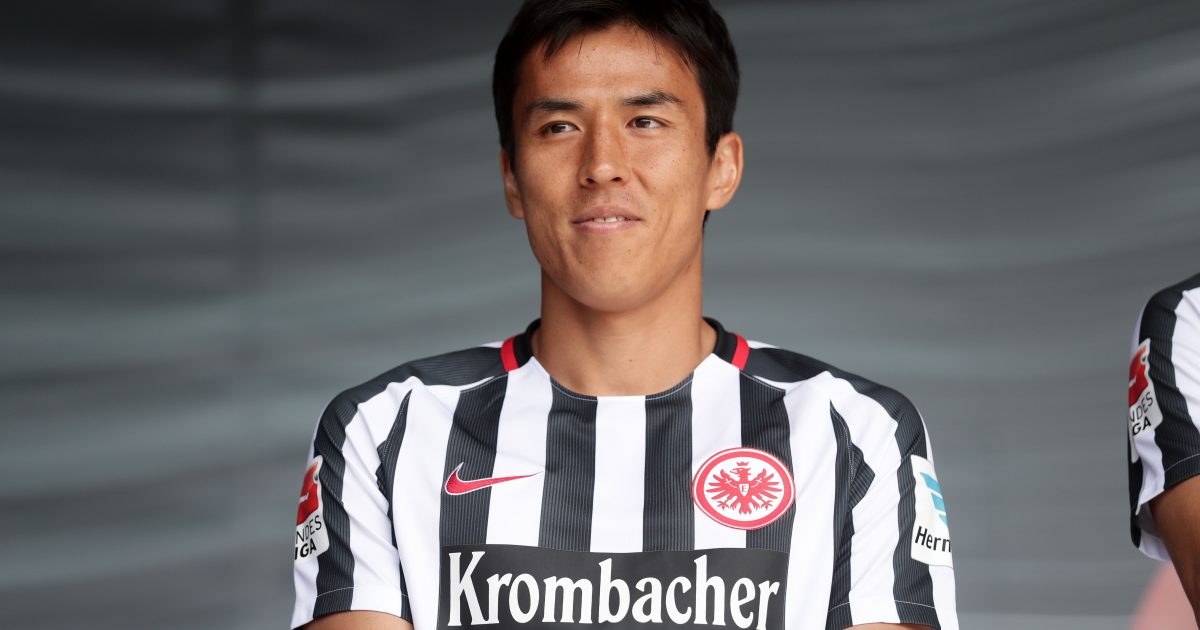  Makoto Hasebe fühlt sich in Frankfurt sichtlich wohl.