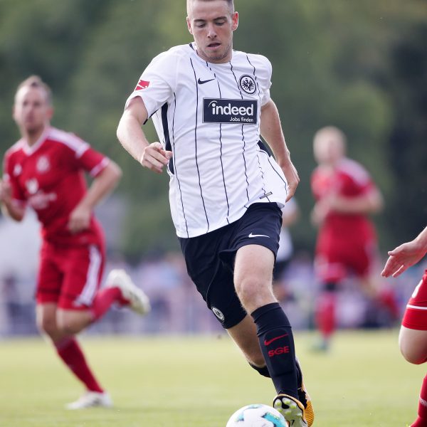  Max Besuschkow fühlt sich bei der SGE sichtlich wohl