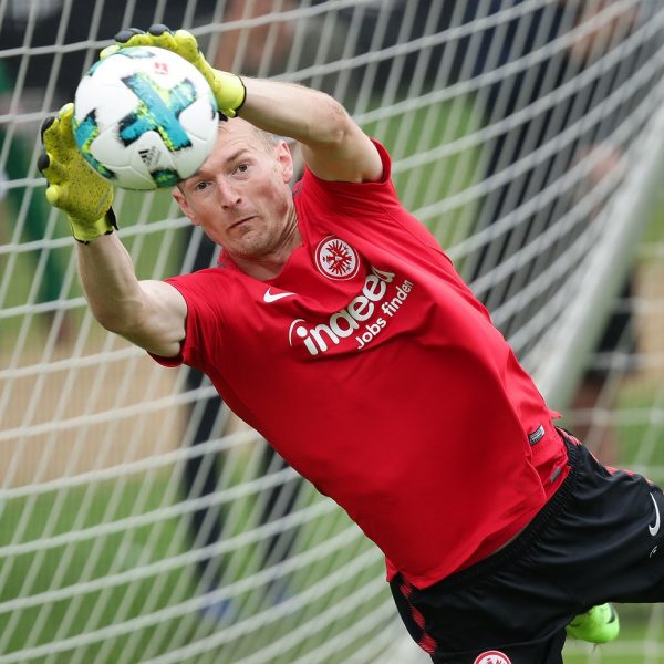  Fängt Hradecky schon bald in Lissabon die Bälle?