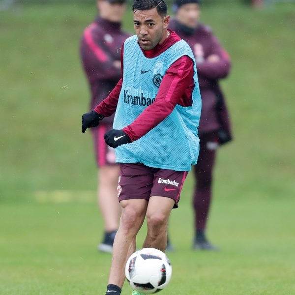  Der Mittelfeldmotor Marco Fabian wird der Mannschaft mindestens acht Wochen fehlen