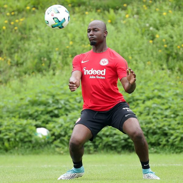  Jetro Willems weiß im neuen Dress zu überzeugen. Der Niederländer beherrscht Ballan- und mitnahme per Brust wie kaum ein anderer.