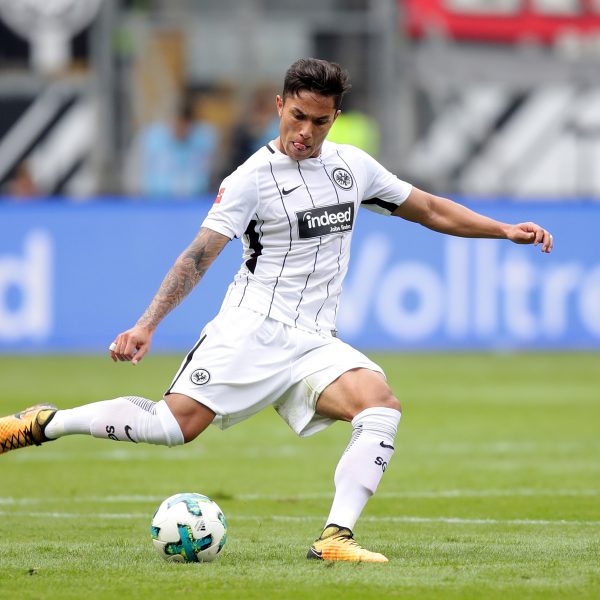  Carlos Salcedo will gemeinsam mit Marco Fabián Gutes tun.