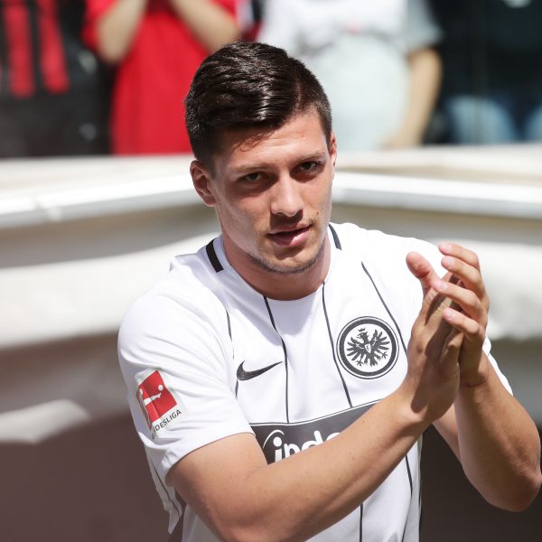  Sollte Luka Jovic nach seiner starken Leistung gegen Augsburg im nächsten Spiel von Beginn an ran?