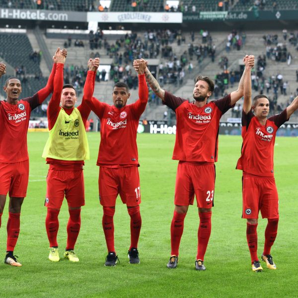  Die Erleichterung nach Abpfiff war groß bei den Hessen. Endlich konnte sich die Eintracht für ihre Leistung mit 3 Punkten belohnen. (Foto: imago/Horstmüller)