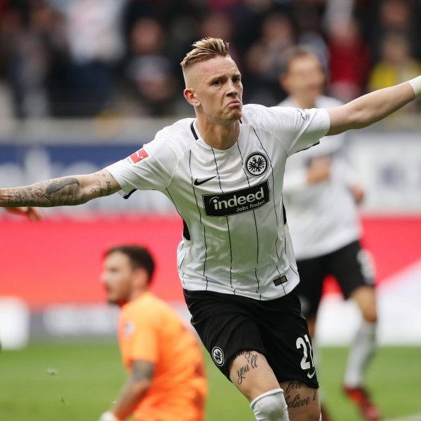  Marius Wolf brachte die Eintracht nach einer tollen Aufholjagd mit dem 2:2 zurück ins Spiel.