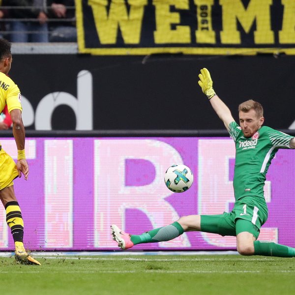  Lukas Hradecky sah ein gutes Spiel seiner Mannschaft und erwies sich als starker Rückhalt gegen den BVB.