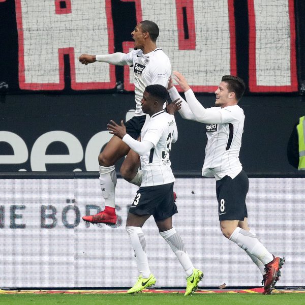  Sebstien Haller trifft zur Freude der Frankfurter wieder spät und spektakulär.