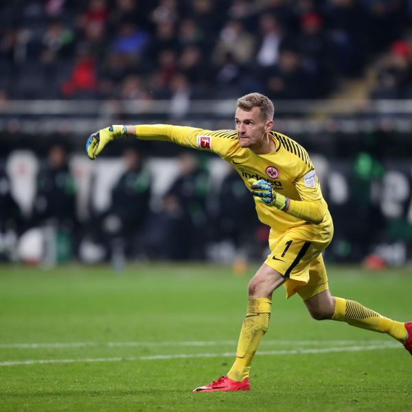 Lukas Hradecky zeigt auch in dieser Saison starke Leistungen im Kasten der Eintracht, welchen Spielern er nächste Saison die Bälle zuspielen wird, lässt er aber weiterhin offen.