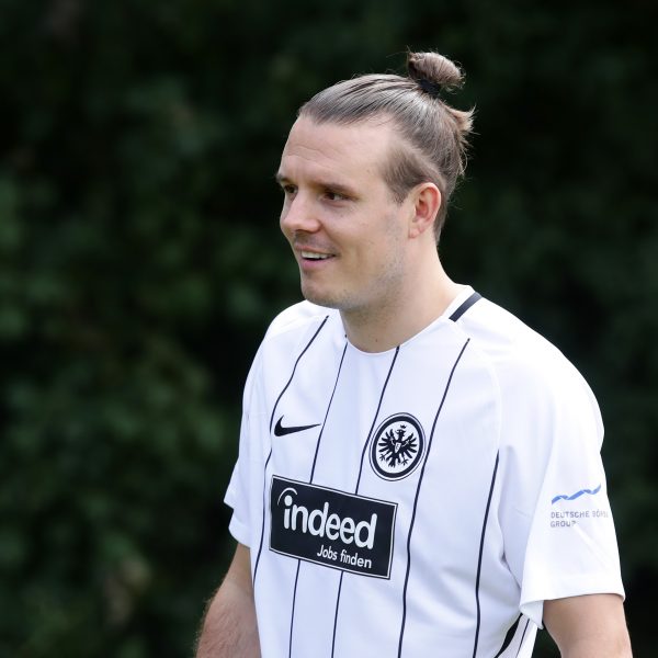  Gute Nachrichten: Alex Meier ist zurück im Training.