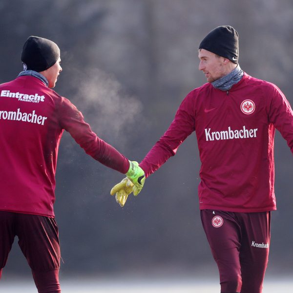  Lukas Hradecky (re.) und Heinz Lindner bildeten in der letzten Saison das Torhüter-Duo der SGE.