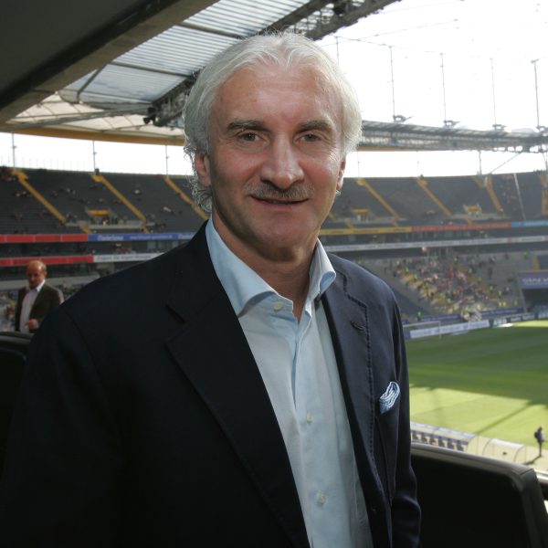  Leverkusens Sportdirektor ist von der Frankfurter Entwicklung angetan.