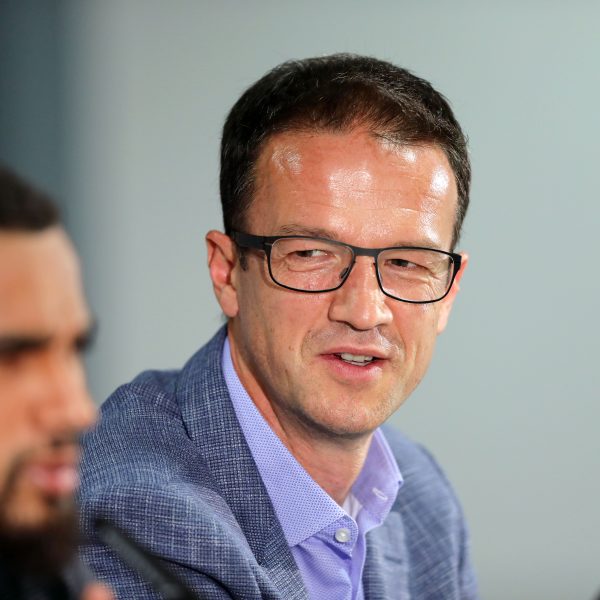  Fredi Bobic will mit der Eintracht weiter nach oben. Gemeinsam mit Leader Boateng.