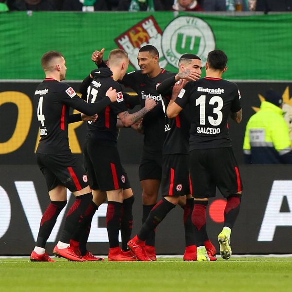  Die Eintracht feiert erneut einen Auswärtssieg und gewinnt mit 3:1 in Wolfsburg. (Foto: imago/regios24)
