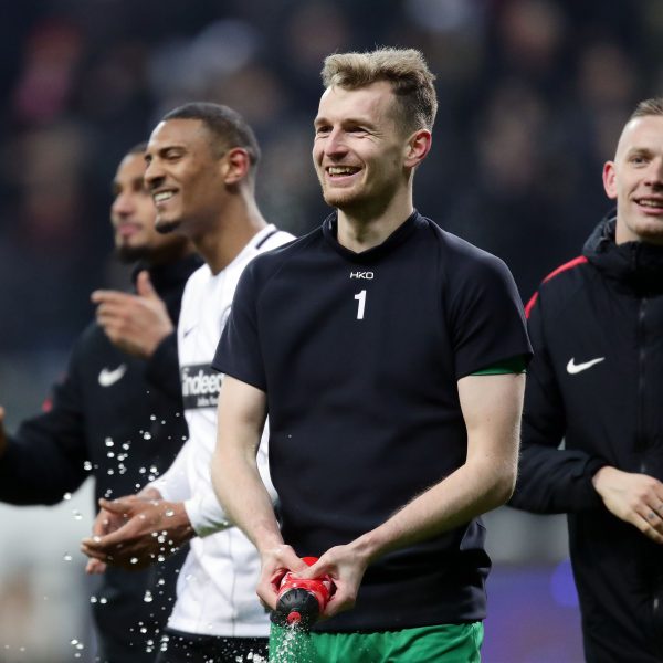  Riesen Jubel nach dem hart erkämpften Sieg gegen Leipzig. Die Eintracht hat nun 7 Punkte Vorsprung auf Tabellenplatz 7 und steht selbst auf Platz 3.