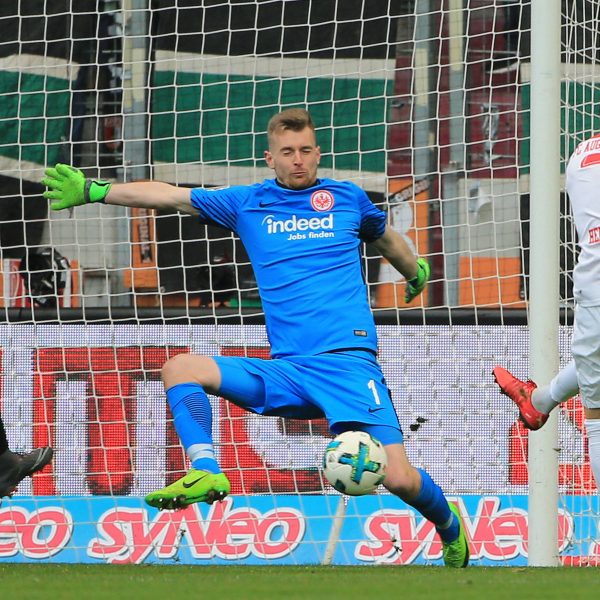  Lukas Hradecky verhinderte mit einigen Paraden eine noch bitterere Niederlage für die SGE. (Bild: imago/Philippe Ruiz)
