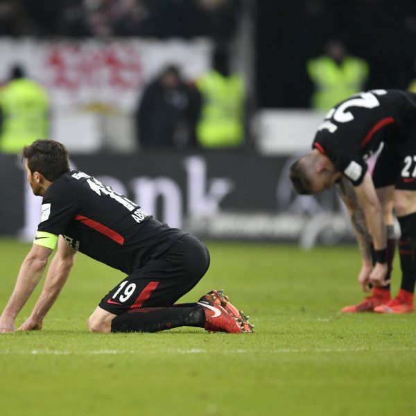  Es war ein gebrauchter Tag für die Eintracht, aber vor allem auch für David Abraham, der mit einem ungewohnten Fehler das Gegentor erst ermöglichte. (Bild: imago/Michael Weber)