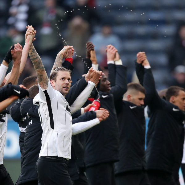  Zusammen gekämpft, zusammen gesiegt, zusammen gefeiert.