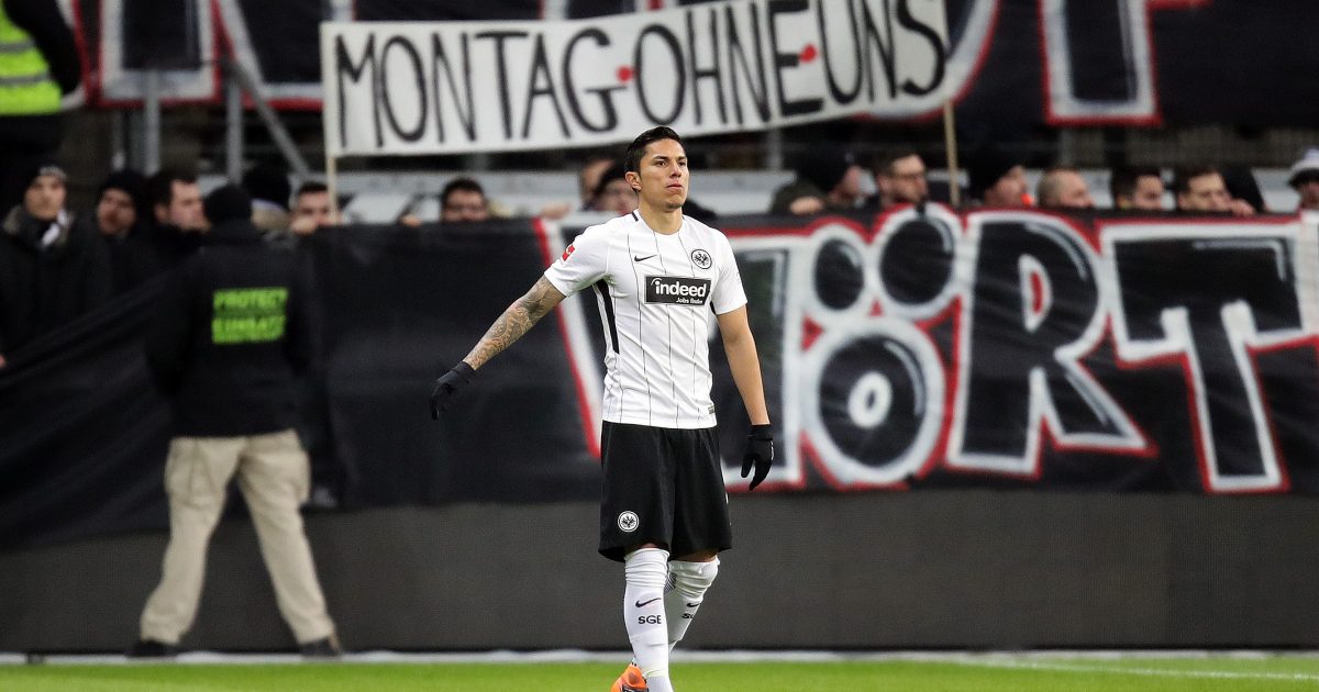  Carlos Salcedo verletzte sich offenbar wieder schwer an der Schulter.