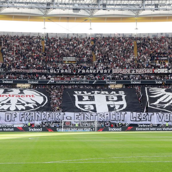  Die Fans der Eintracht sind auf Bewährung.
