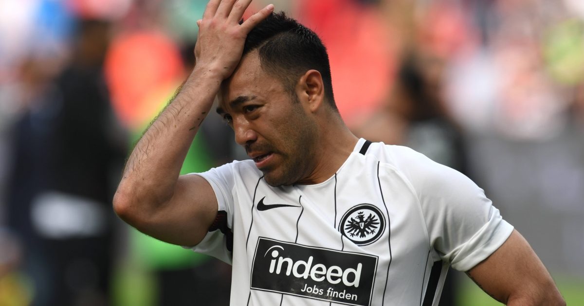 Wird die Eintracht am Ende doch noch die internationalen Plätze verspielen? Marco Fabian war nach dem Spiel der Verzweiflung nahe. (Foto: imago/Eiben)