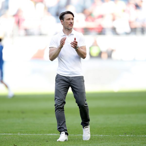  Niko Kovac war nach dem Spiel gegen den HSV, seinem letzten Heimspiel, sichtlich bewegt. Ein letztes Mal verabschiedet er sich von den Heimfans.