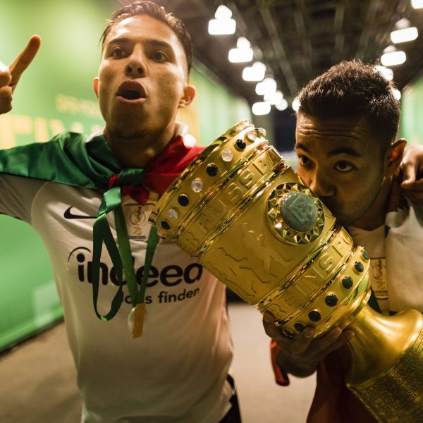  Carlos Salcedo und Marco Fabian wollen auch bei der WM in Russland auf Pokal-Jagd gehen.(Foto: imago/Moritz Müller)