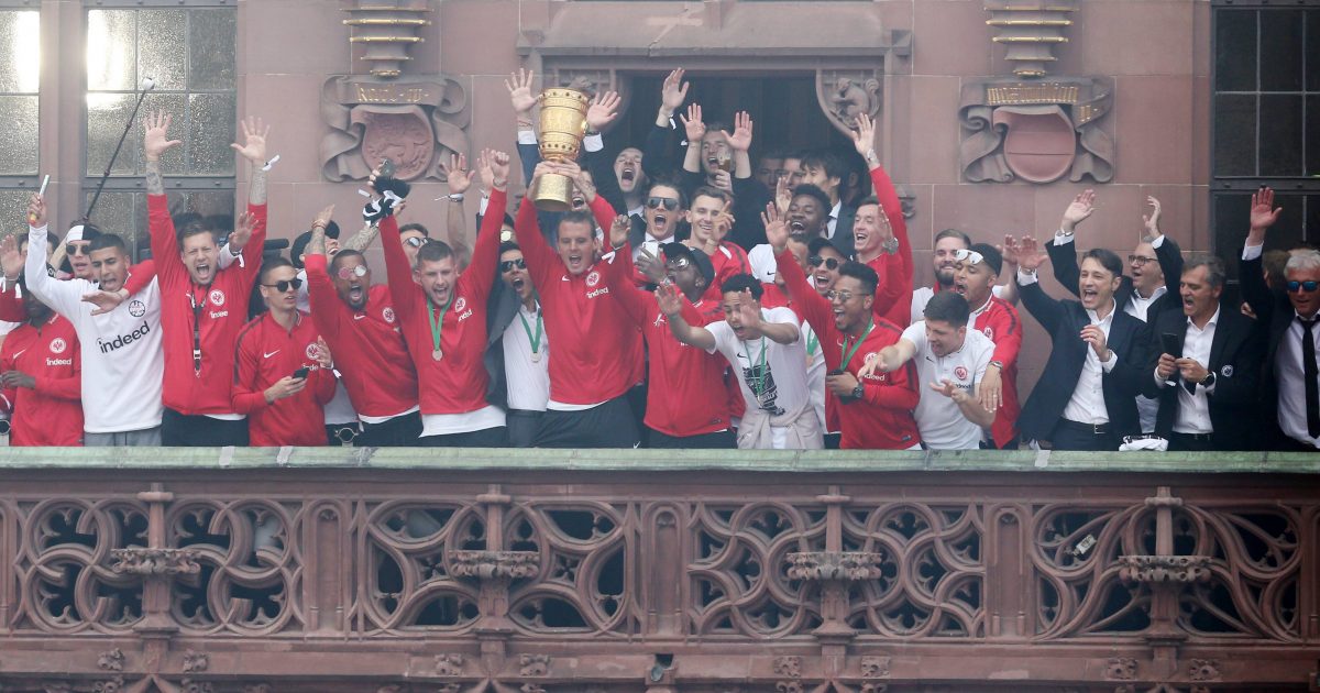  Die Frankfurter Eintracht konnte sich nach 30 Jahren erstmals wieder mit einem Titel auf dem Römer feiern lassen. (Foto: imago/Eibner)